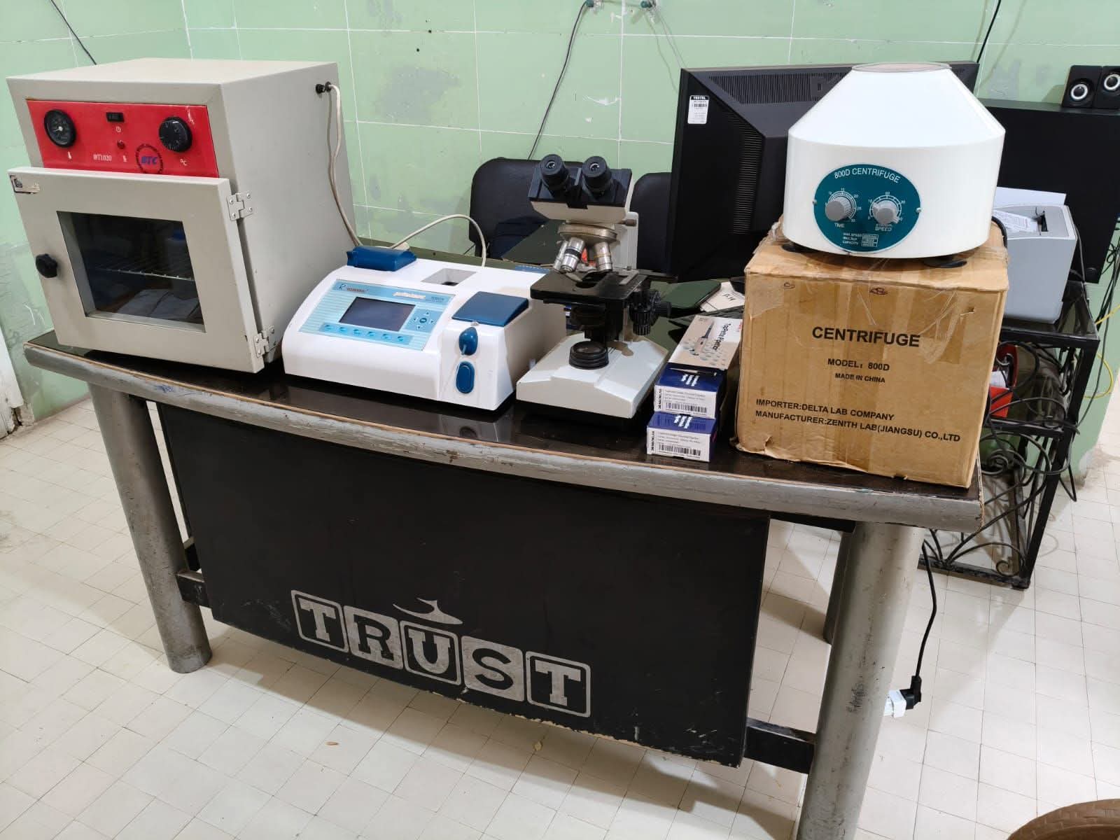 تصفية معمل تحاليل كامل للبيع بدون تجزئة