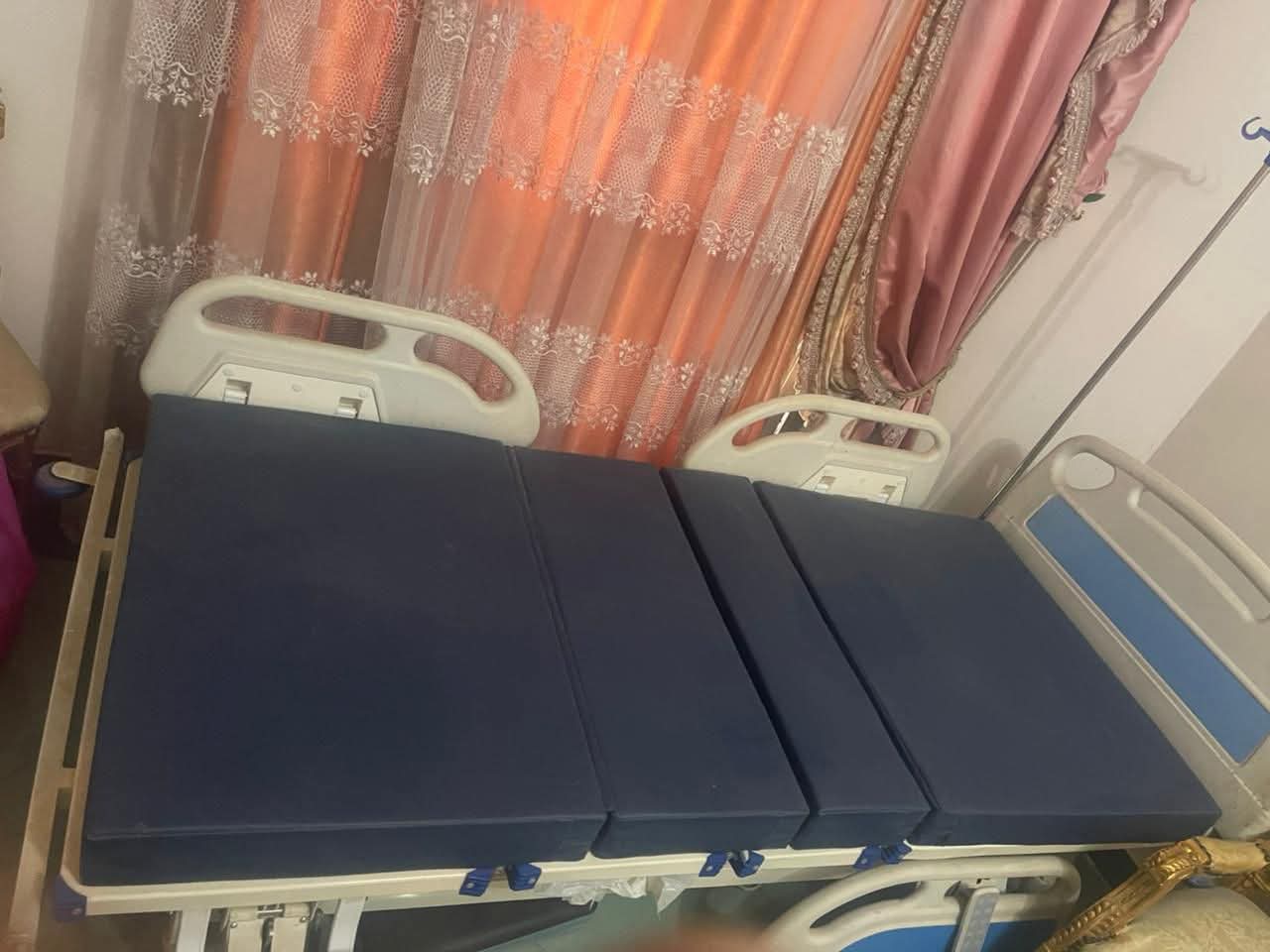 سرير طبي